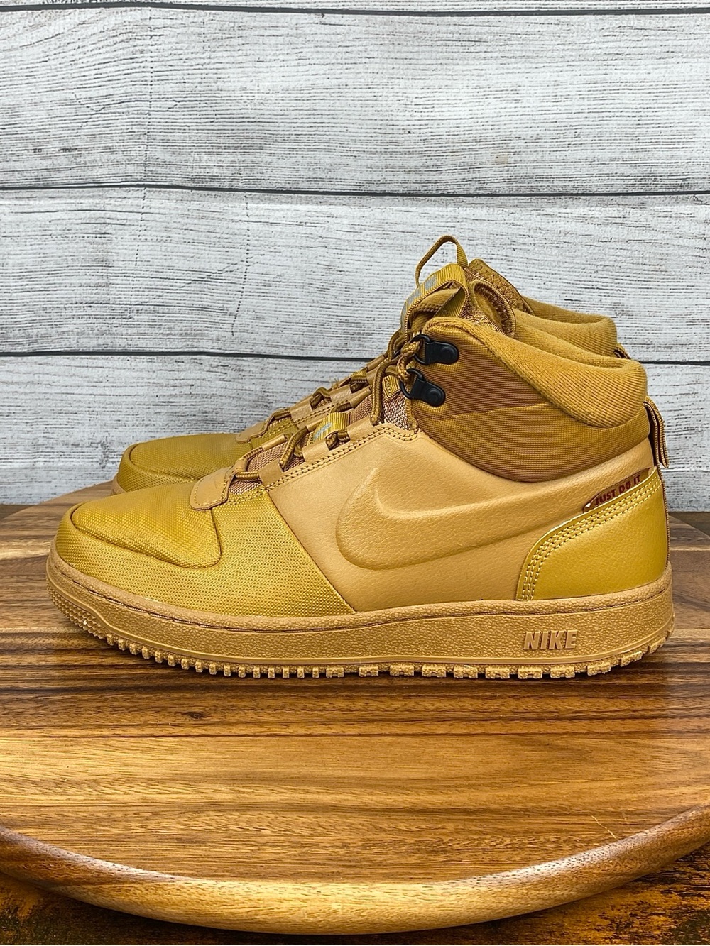 Nike Path Winter Wheat Lace Up Sneaker Boots BQ4223-700 Men’s Shoe Size 9.5
